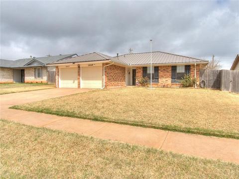 2213 Leaf Dr, Moore, OK 73160 photo 2