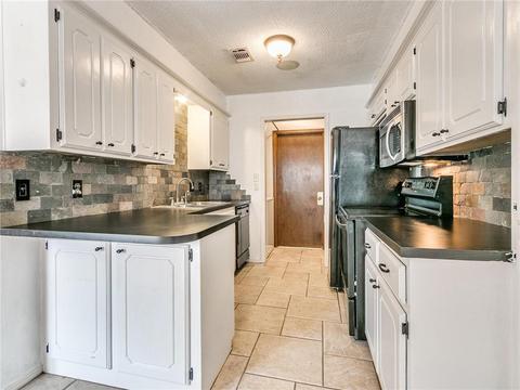 2213 Leaf Dr, Moore, OK 73160 photo 9