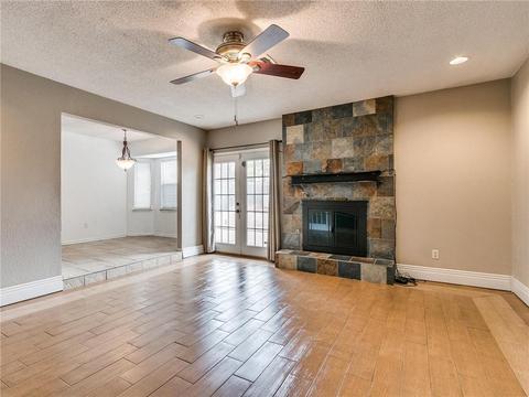 2213 Leaf Dr, Moore, OK 73160 photo 4