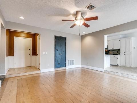 2213 Leaf Dr, Moore, OK 73160 photo 6