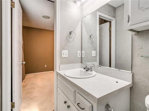 2213 Leaf Dr, Moore, OK 73160 photo 18