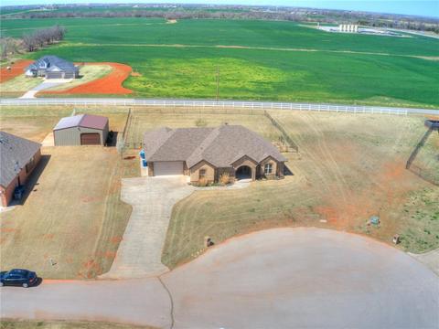 801 Arrowhead Dr, Tuttle, OK 73089 photo 4