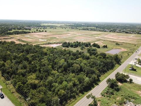 W Waterloo Road, Edmond, OK 73034