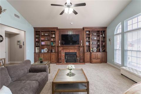 1813 Foxtail Cir, Altus, OK 73521 photo 3