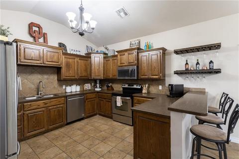 1813 Foxtail Cir, Altus, OK 73521 photo 8
