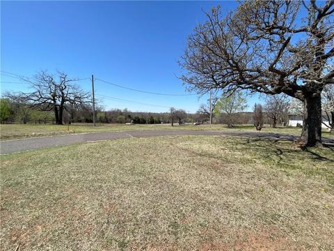 6201 E 2nd St, Edmond, OK 73034 photo 3