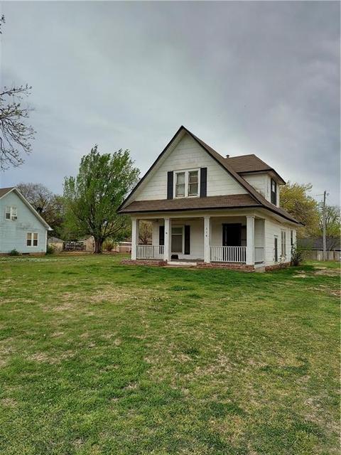314 N 2nd St, Noble, OK 73068 photo 2
