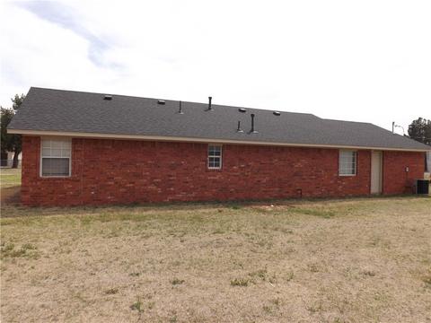 720 E 7 Th St, Olustee, OK 73560 photo 4