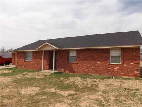 720 E 7 Th St, Olustee, OK 73560 photo 3