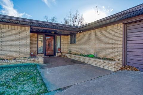 815 Park Ave, Watonga, OK 73772 photo 2