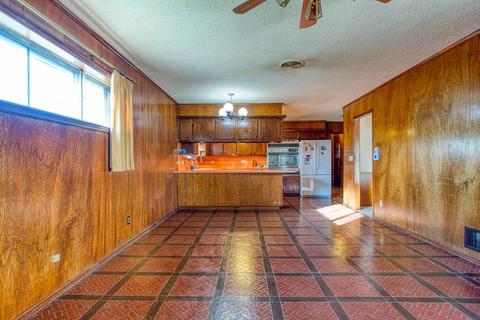 815 Park Ave, Watonga, OK 73772 photo 5