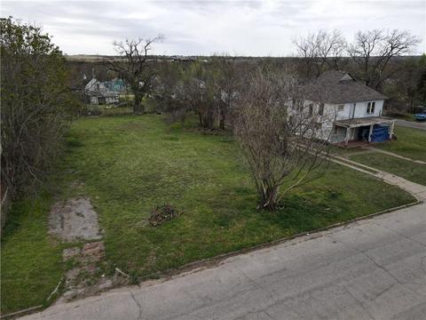 711 E Springer Ave, Guthrie, OK 73044 photo 1