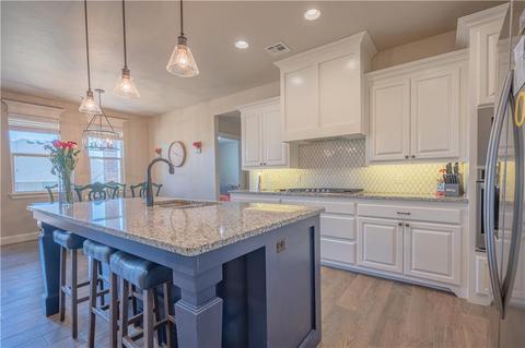 2716 Cedar Creek Dr, Moore, OK 73160 photo 5