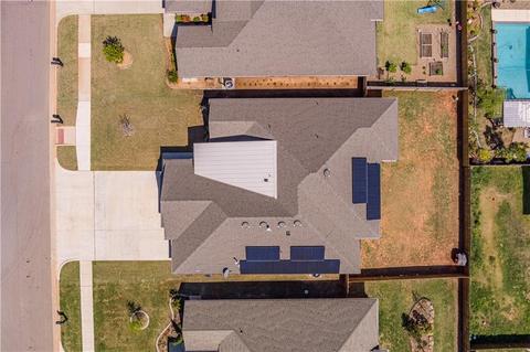 2716 Cedar Creek Dr, Moore, OK 73160 photo 3