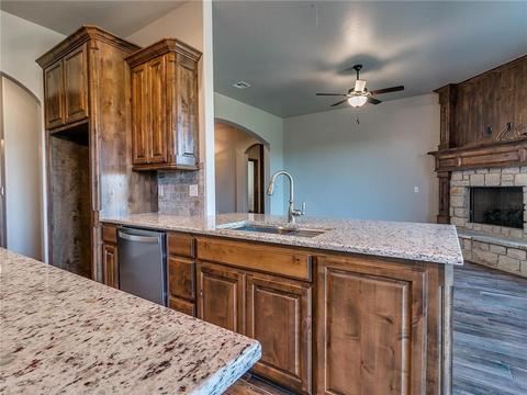 1613 Pendleton Pl, Moore, OK 73160 photo 4