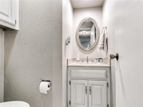 1708 Seminole Dr, Edmond, OK 73013 photo 5