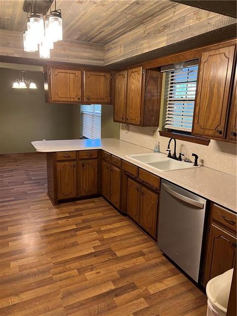628 E Lea Ter, Mustang, OK 73064 photo 2