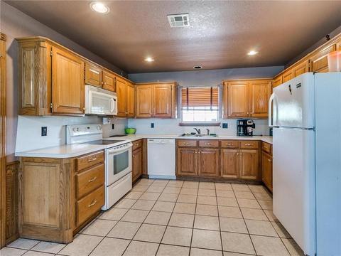 978 Garden Rd, Tuttle, OK 73089 photo 7