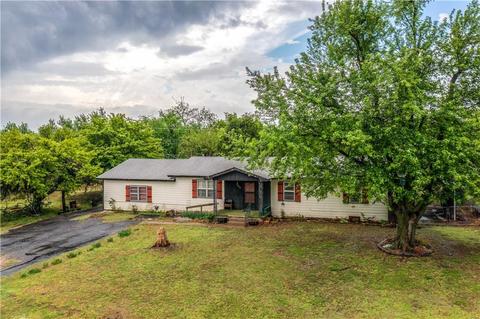 3116 E Oakleaf Dr, Edmond, OK 73034 photo 2