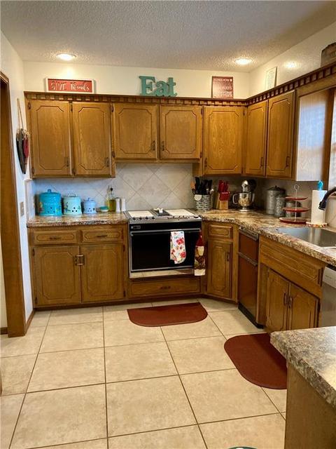 808 N Brewer Ave, Hydro, OK 73048 photo 10