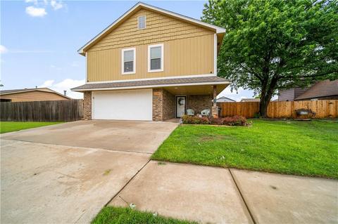 2141 Meench Dr, Moore, OK 73170 photo 1