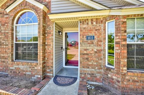 1612 Westmore Dr, Moore, OK 73170 photo 2