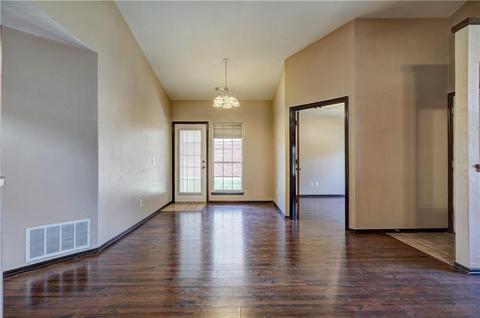 1612 Westmore Dr, Moore, OK 73170 photo 12