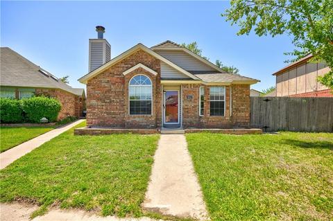 1612 Westmore Dr, Moore, OK 73170 photo 1