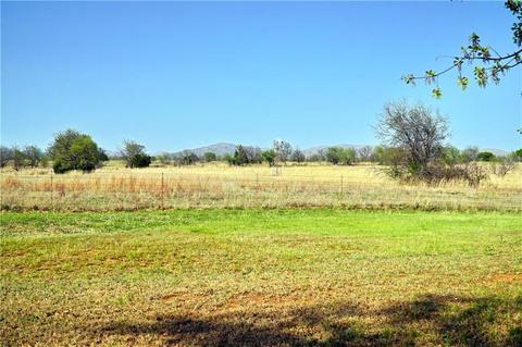 1733 NW Quanah Rd, Cache, OK 73527 photo 1