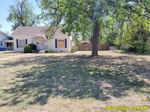 612 E Walnut St, Altus, OK 73521 photo 1