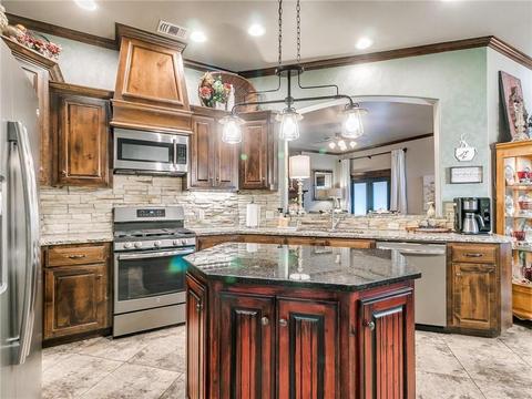 2912 Elmo Way, Moore, OK 73160 photo 24