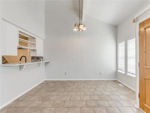 2137 Goodrich Dr, Moore, OK 73170 photo 8