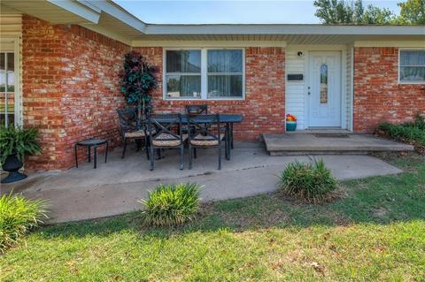 1302 N Prouty, Watonga, OK 73772 photo 4