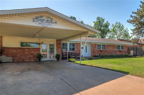 1302 N Prouty, Watonga, OK 73772 photo 3