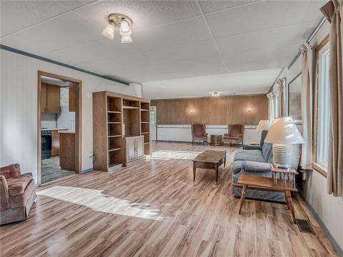 213 S Cherry St, Crescent, OK 73028 photo 5