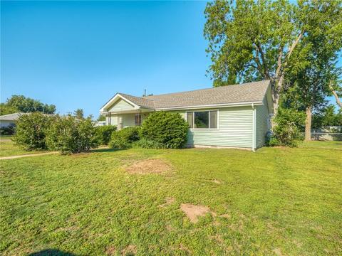 213 S Cherry St, Crescent, OK 73028 photo 2