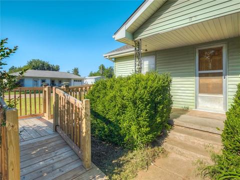 213 S Cherry St, Crescent, OK 73028 photo 3