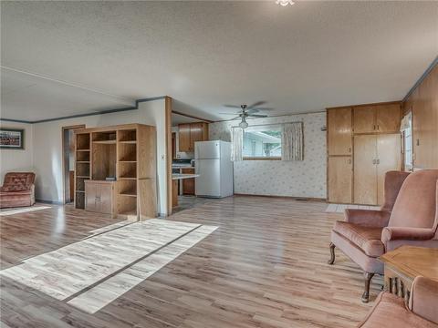 213 S Cherry St, Crescent, OK 73028 photo 8