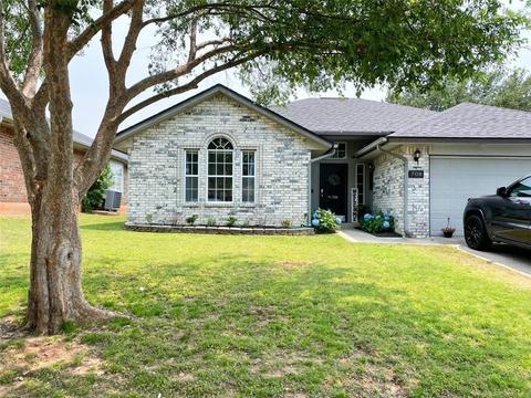 708 Coopers Hawk Dr, Norman, OK 73072 photo 1
