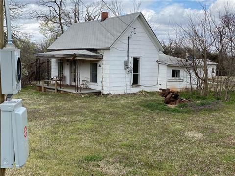 1910 E Springer, Guthrie, OK 73044 photo 4