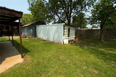 610 S Magnolia Ave, Erick, OK 73645 photo 22