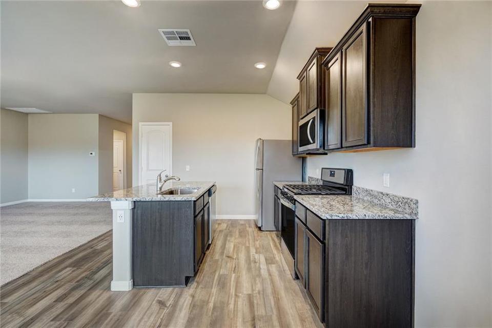  1101 NW 2nd St, Newcastle, OK 73065 photo 4