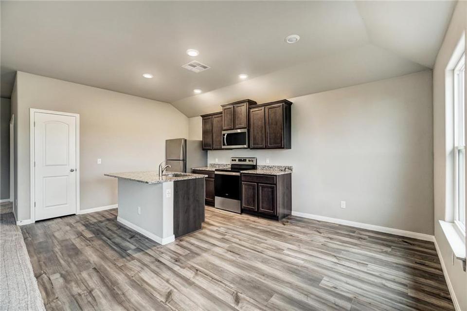  1101 NW 2nd St, Newcastle, OK 73065 photo 8