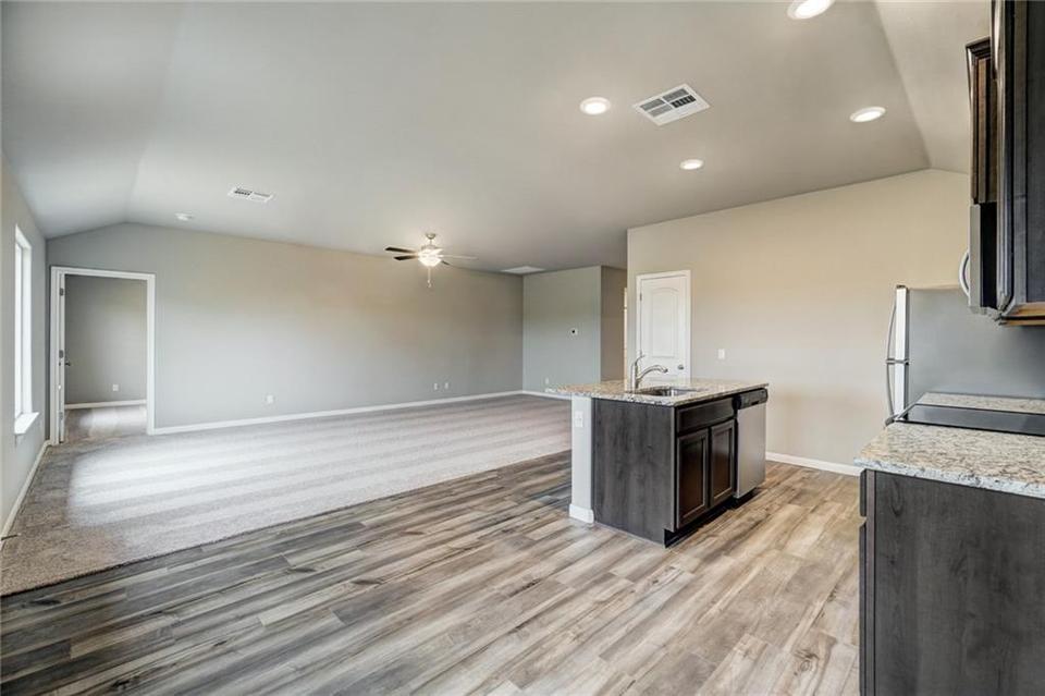  1101 NW 2nd St, Newcastle, OK 73065 photo 5