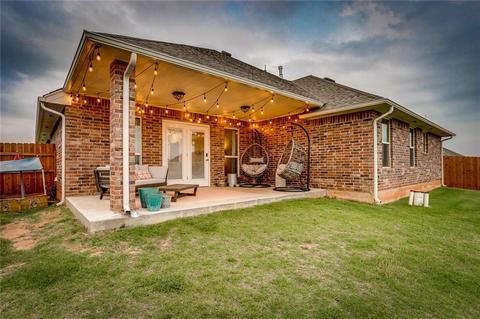 2005 Edgewater Dr, Moore, OK 73160 photo 3