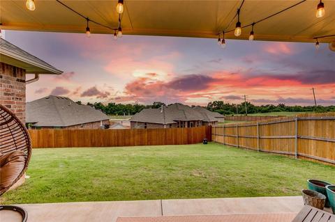 2005 Edgewater Dr, Moore, OK 73160 photo 2
