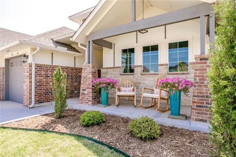 2005 Edgewater Dr, Moore, OK 73160 photo 4