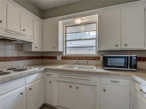 3717 N Bryan Ave, Bethany, OK 73008 photo 7