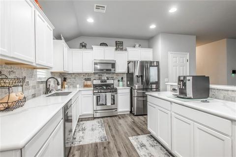 9640 Eli Dr, Moore, OK 73160 photo 11