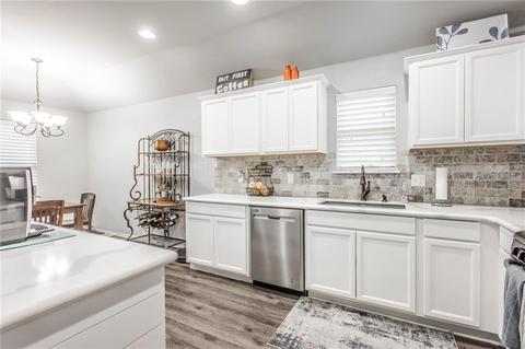 9640 Eli Dr, Moore, OK 73160 photo 10